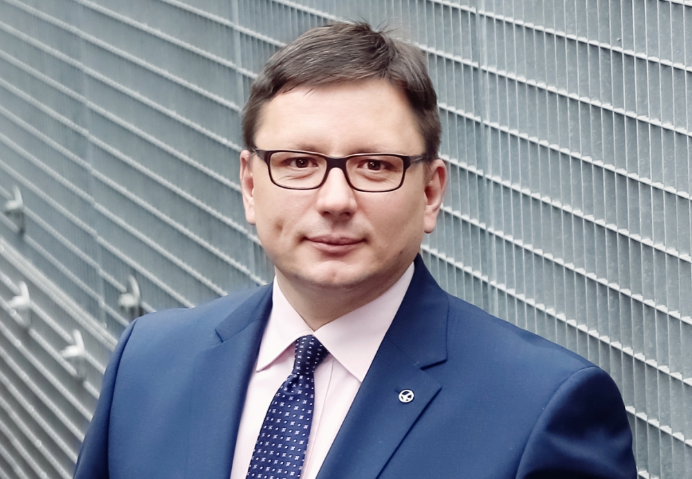 Milczarski (LOT): Lotnictwo potrzebuje pokoju. Ceny wzrosną, to nie będzie dobry sezon letni
