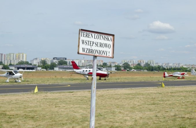 Prokuratura sprawdza lotnisko Bemowo. "Chińska tortura, a najgorsze są weekendy"