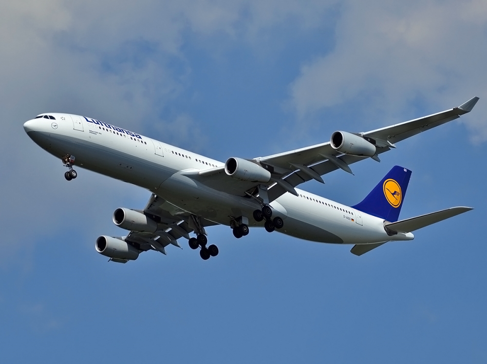 Lufthansa monetuzuje prywatność. Pary zapłacą więcej