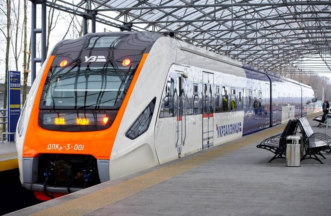 Kijów: Ukraiński pociąg wyjechał na trasę do lotniska Boryspol Kijów: Ukraiński pociąg wyjechał na trasę do lotniska Boryspol