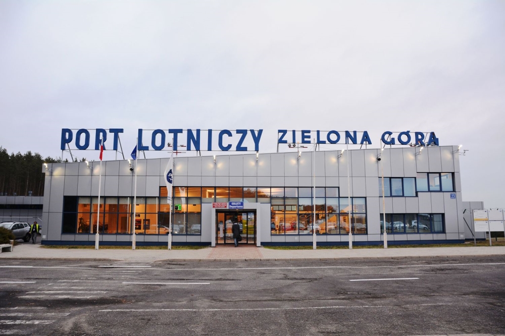 Loty Zielona Góra – Albania. Marszałek dopłaci 740 tys. złotych