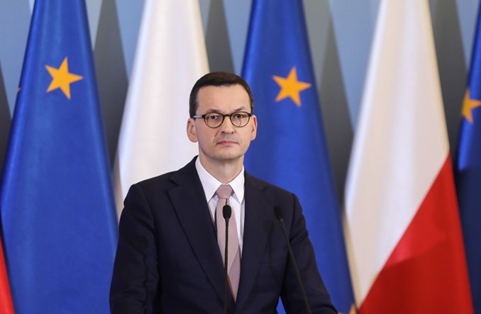 Polska przywraca granice. Lotnicze i kolejowe połączenia międzynarodowe wstrzymane Polska przywraca granice. Lotnicze i kolejowe połączenia międzynarodowe wstrzymane