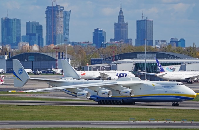 An-225 wylądował w Warszawie! An-225 wylądował w Warszawie!
