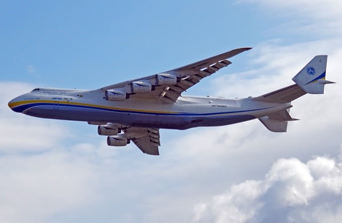An-225 "Mrija" utknął w Rzeszowie. Usterka śrub podwozia