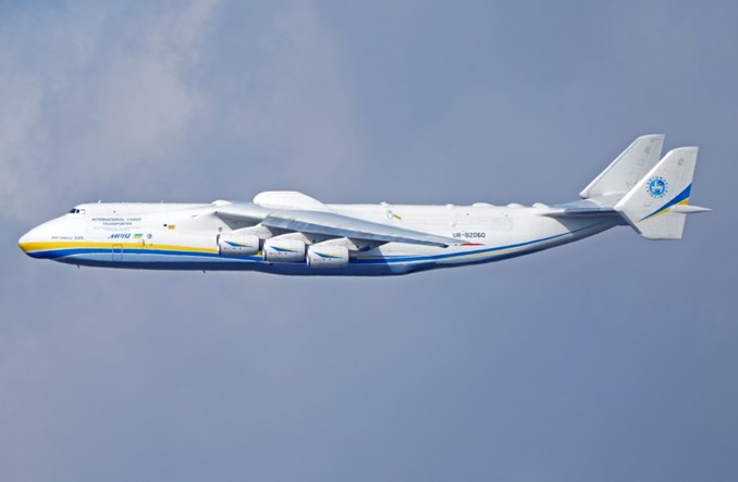 An-225 wylądował w Warszawie! An-225 wylądował w Warszawie!