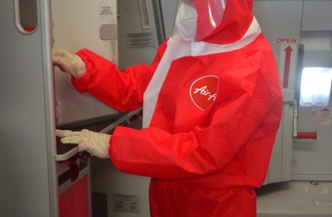 Tak wygląda przyszłość latania? Nowe uniformy AirAsia Tak wygląda przyszłość latania? Nowe uniformy AirAsia