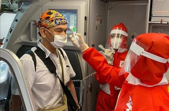 Tak wygląda przyszłość latania? Nowe uniformy AirAsia Tak wygląda przyszłość latania? Nowe uniformy AirAsia