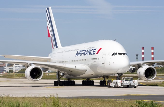 Air France: Rządowa pomoc za brak konkurencji z koleją i redukcję emisji CO2