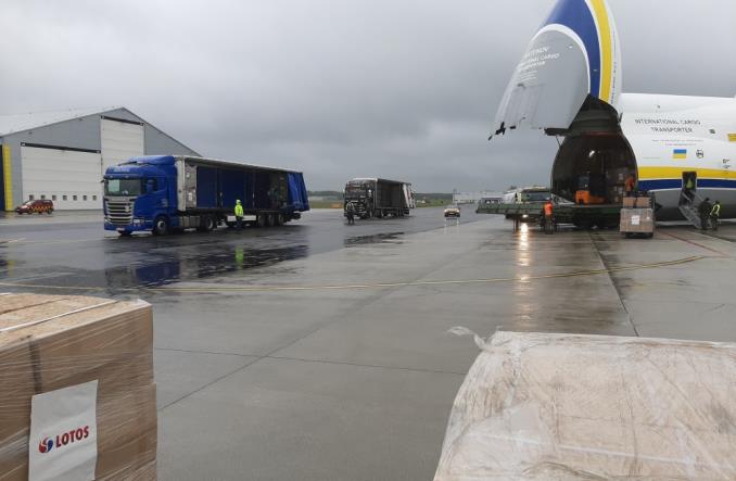 Ostatni transport pomocy od Lotosu wylądował we Wrocławiu Ostatni transport pomocy od Lotosu wylądował we Wrocławiu