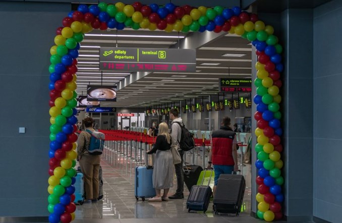 Katowice Airport: Odnowiony Terminal B znów z pasażerami (zdjęcia)
