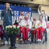 Dreamliner z paraolimpijczykami powitany salutem na Lotnisku Chopina (zdjęcia)