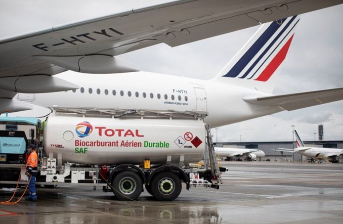 Air France poleciały z Nicei do Paryża na zrównoważonym paliwie lotniczym