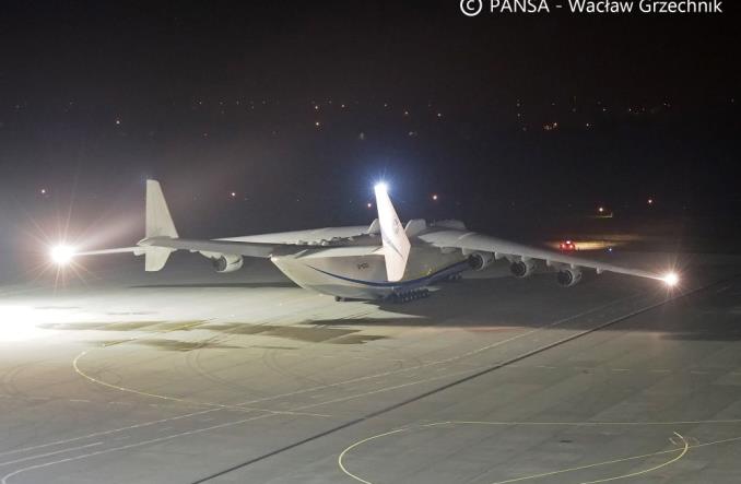 An-225 kolejny raz w Polsce. Tym razem wylądował w Rzeszowie! (Zdjęcia)