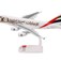 Modele samolotów, kubki i czapki z recyklingu w limitowanej kolekcji Emirates 