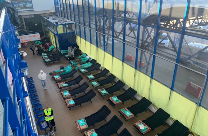 Lotnisko Wrocław. Dawny terminal lotniska przyjmuje uchodźców