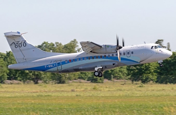 Oblot ATR-a 42-600S STOL w konfiguracji przejściowej