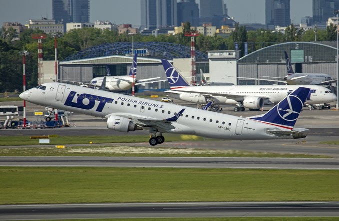 Szósty embraer E190 dla LOT-u w drodze do Warszawy