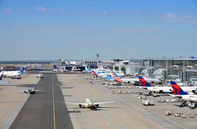 IATA: Silne ożywienie w czerwcu podróży lotniczych na całym świecie. Są też problemy