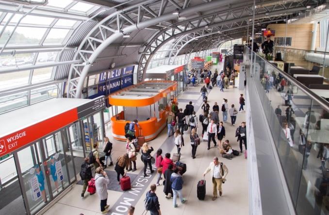 Modlin postawi „namiot” do obsługi pasażerów