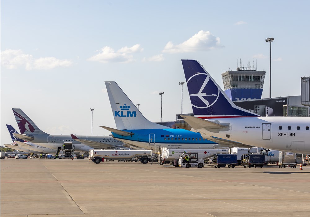 Lotnisko Chopina: Deficyt miejsc parkingowych, ruszyła rozbudowa