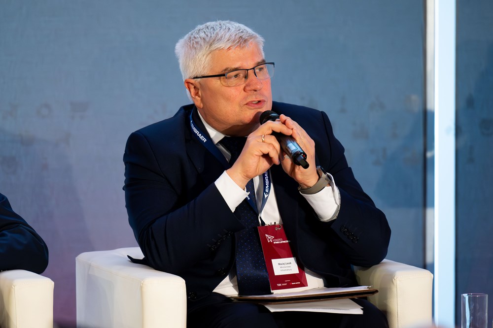 Lasek: Polska potrzebuje hubu cargo