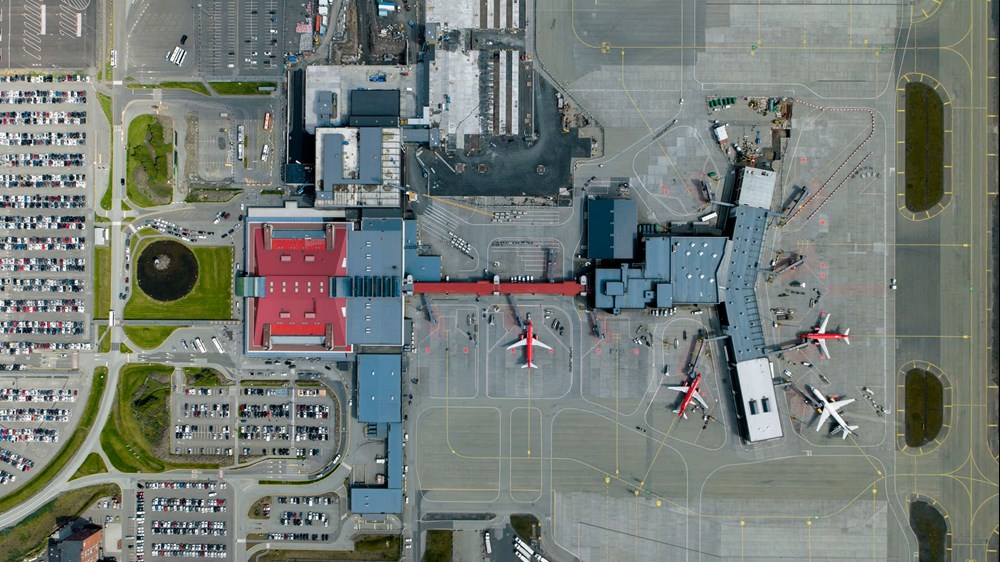 Lotnisko Keflavik (KEF): Kto i skąd lata na Islandię?