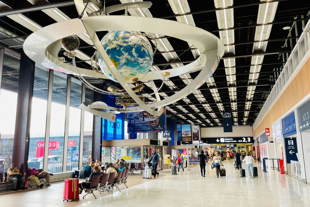 Paryż: Ponad 8 mln podróżnych w marcu na lotniskach Orly i CDG