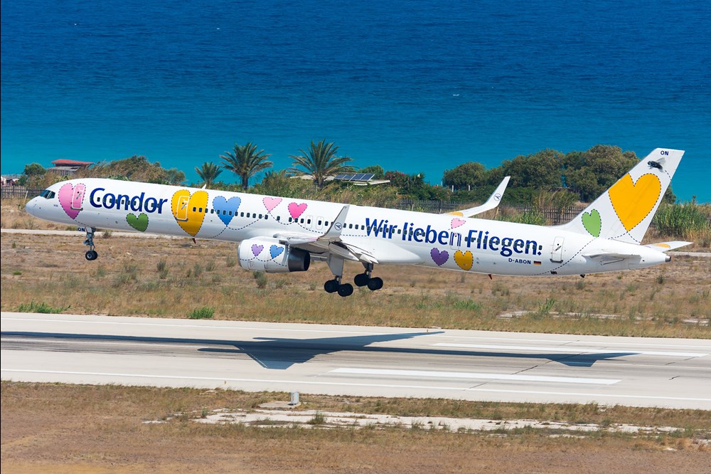 Condor wydłuża żywotność B757-300