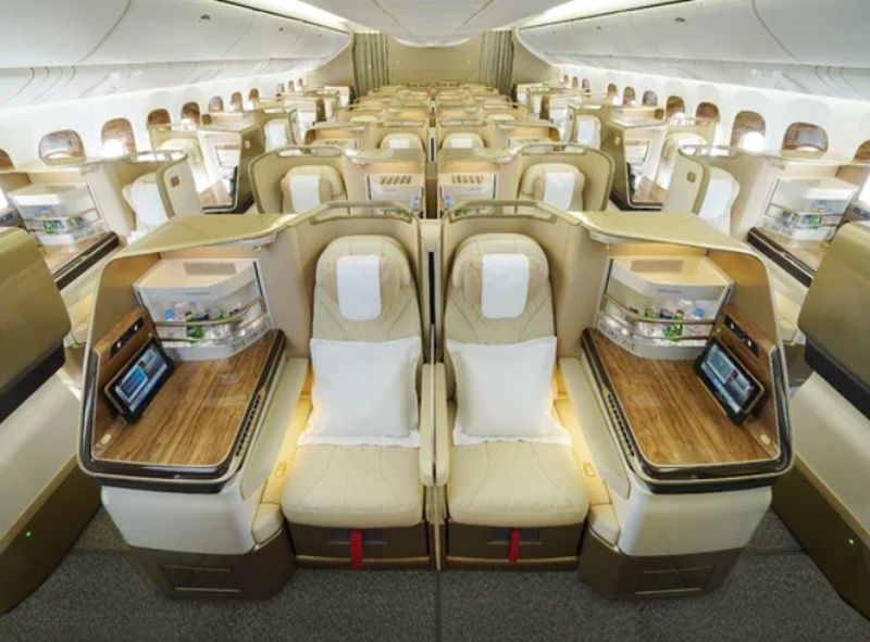 8 nowych połączeń Emirates zmodernizowanymi A380 i B777