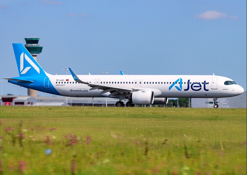 AJet leasingują kolejne airbusy A321neo