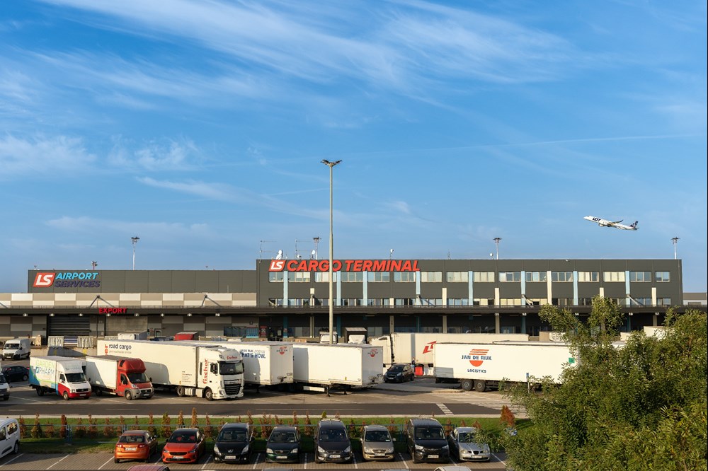 LSAS rozbuduje terminal cargo w Warszawie przed otwarciem CPK