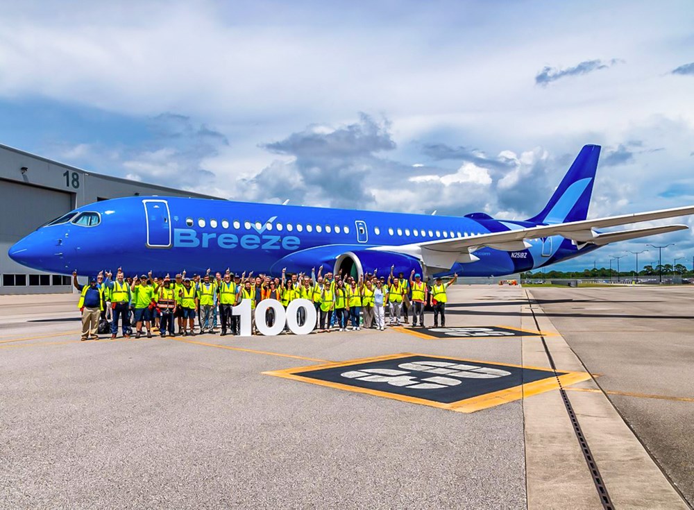 Airbus dostarczył 100. samolot z rodziny A220 z fabryki w Mobile