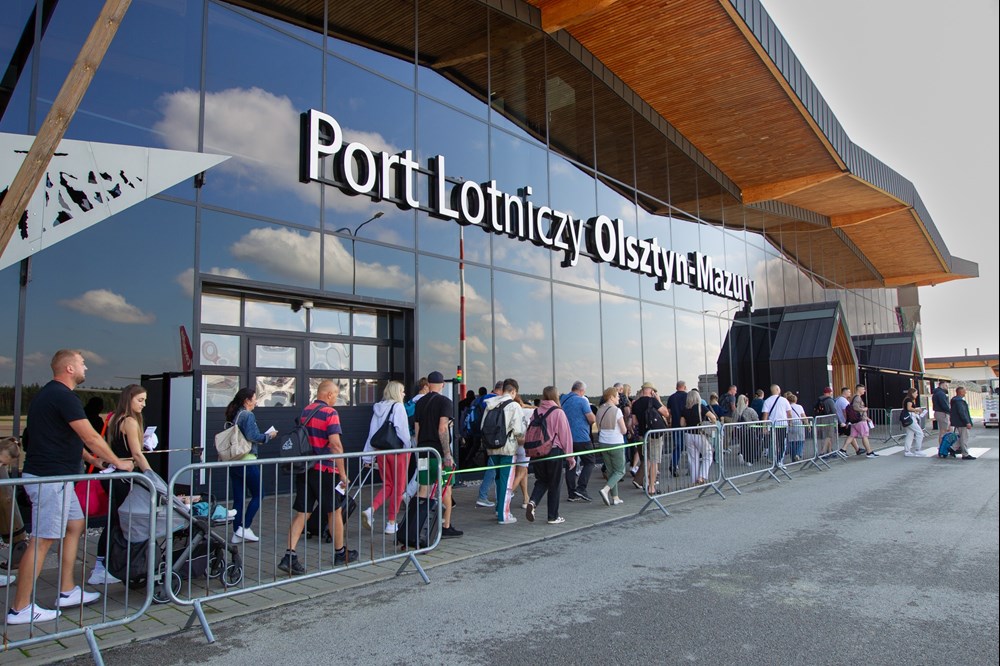 Lotnisko Olsztyn-Mazury „na krawędzi”. Miliony złotych od sejmiku na przetrwanie