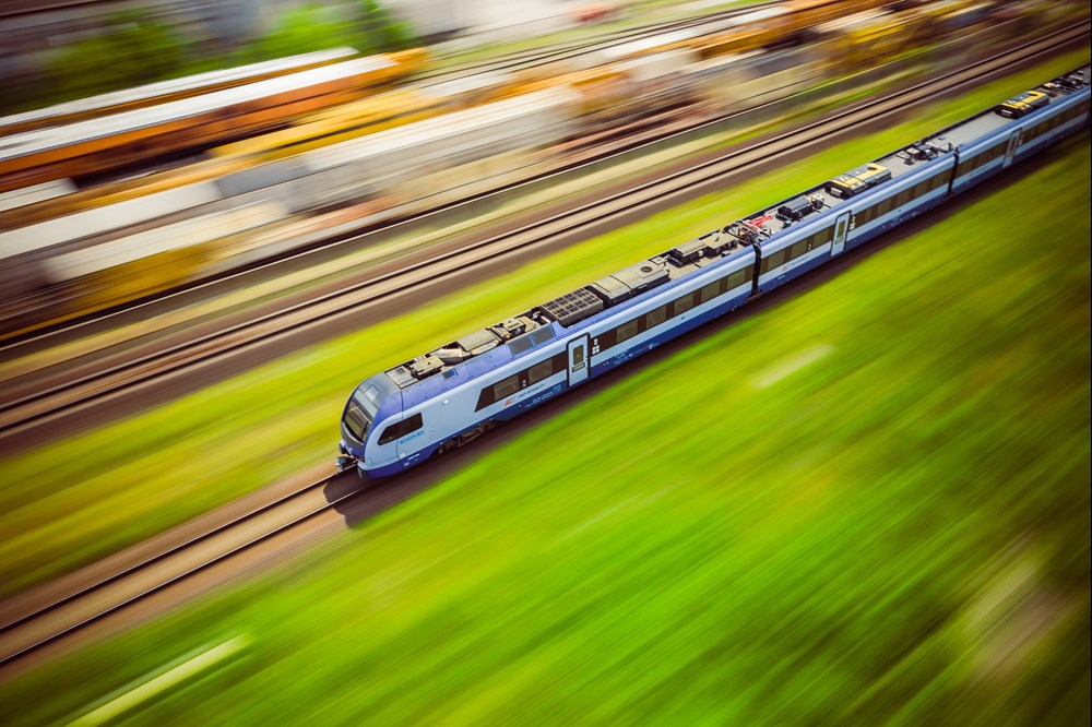 Wrocław: 40 dni bez lotów. Do stolicy i Krakowa najlepiej pociągiem