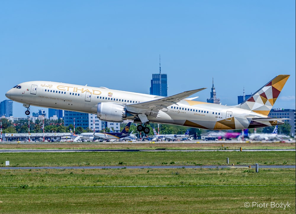 Etihad. w okresie zimowym zmiana rozkładu z Warszawy