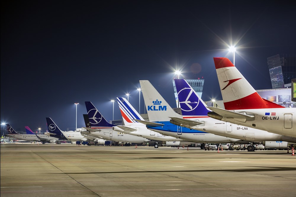 Brak slotów w Warszawie, a rozwój PLL LOT