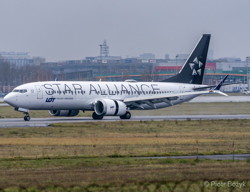 LOT. Barwy Star Alliance ponownie na boeingu B737