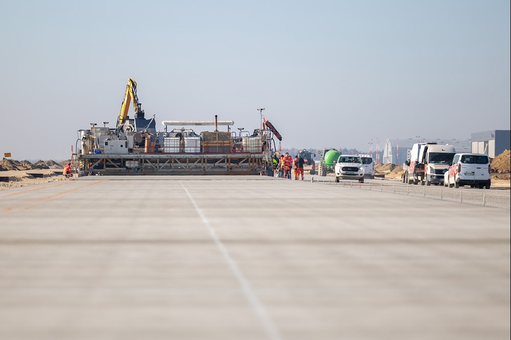 Rzeszów: Budowa II etapu równoległej drogi kołowania