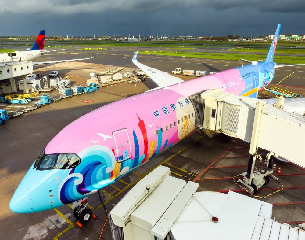 Amsterdam: Listopad z ponad 5 mln pasażerów, rośnie cargo