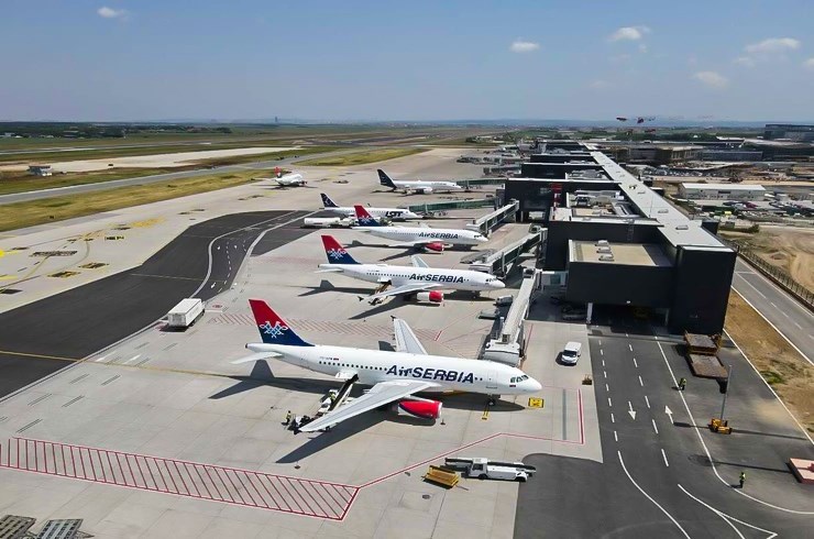 Serbia wprowadza testy alkoholowe dla pilotów i stewardów