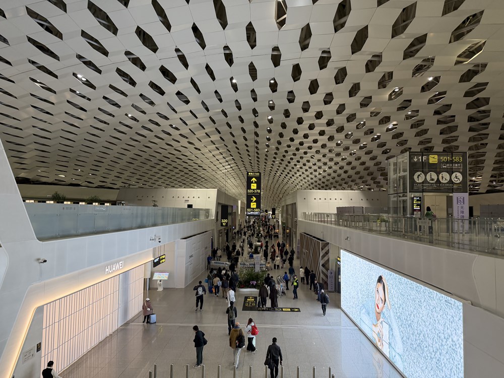 Tranzyty w Shenzhen, czyli potencjał hubowy kontra realia proceduralne