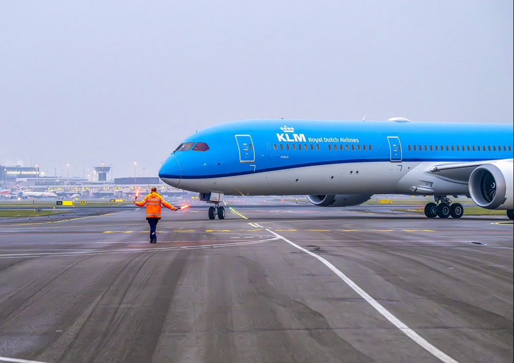 KLM kompletuje flotę Dreamlinerów. Do Amsterdamu przyleciał ostatni B787-10