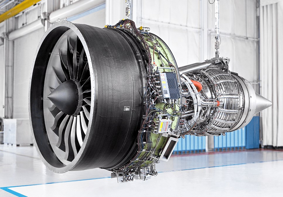 United zamówiły 300 silników GEnx dla nowych B787. W tle spór z Rolls-Royce’m