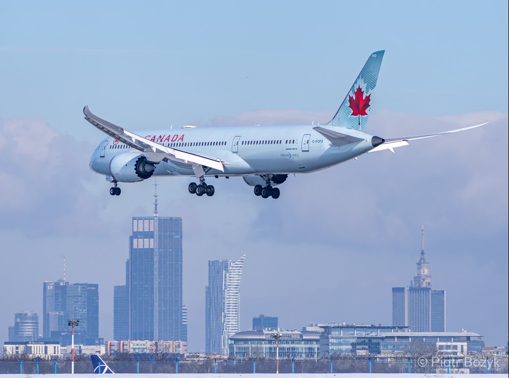 Air Canada z kolejnymi samolotami w LOTAMS
