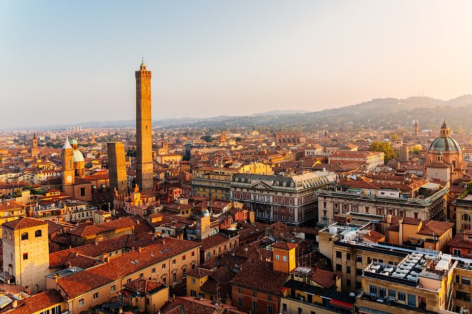 Polskie Linie Lotnicze LOT zainaugurowały połączenie do Bolonii