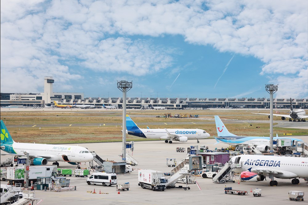 Frankfurt: Marzec i Q1 na plusie mimo strajku i wojny