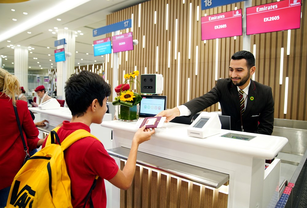 Emirates pomagają w podróży osobom w spektrum autyzmu