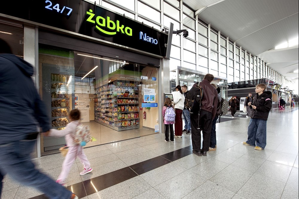 Wrocław: Pierwsza Żabka ruszyła na lotnisku (zdjęcia)