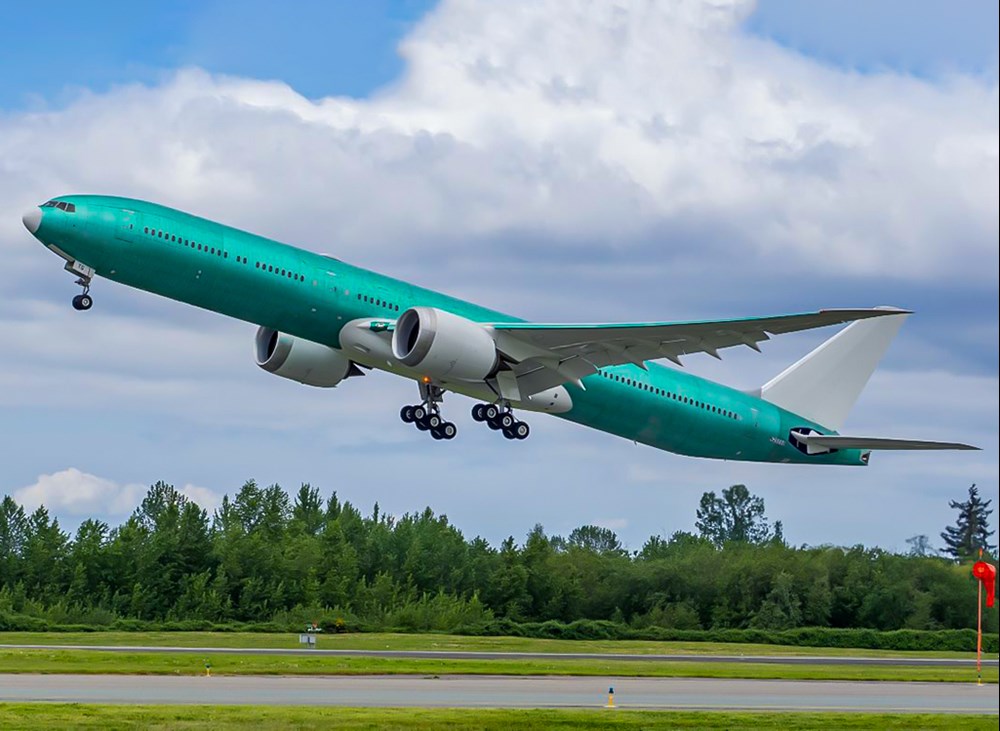 Pierwszy boeing B777-9 dla Lufthansy odbył lot testowy (zdjęcia)