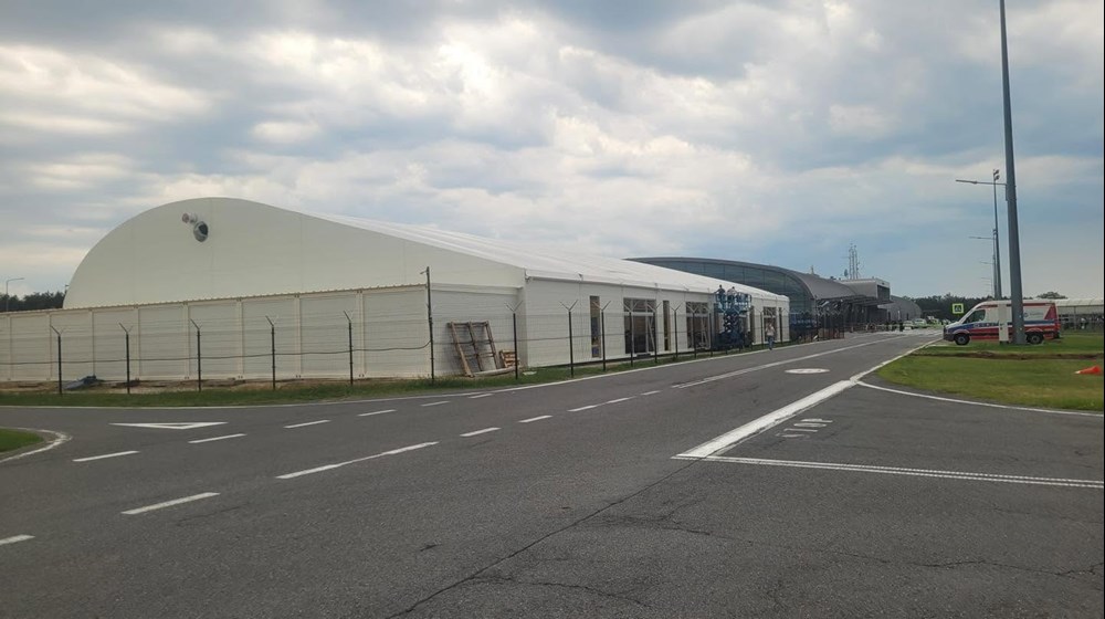 Modlin: Budowa nowego terminala nabiera tempa (zdjęcia)
